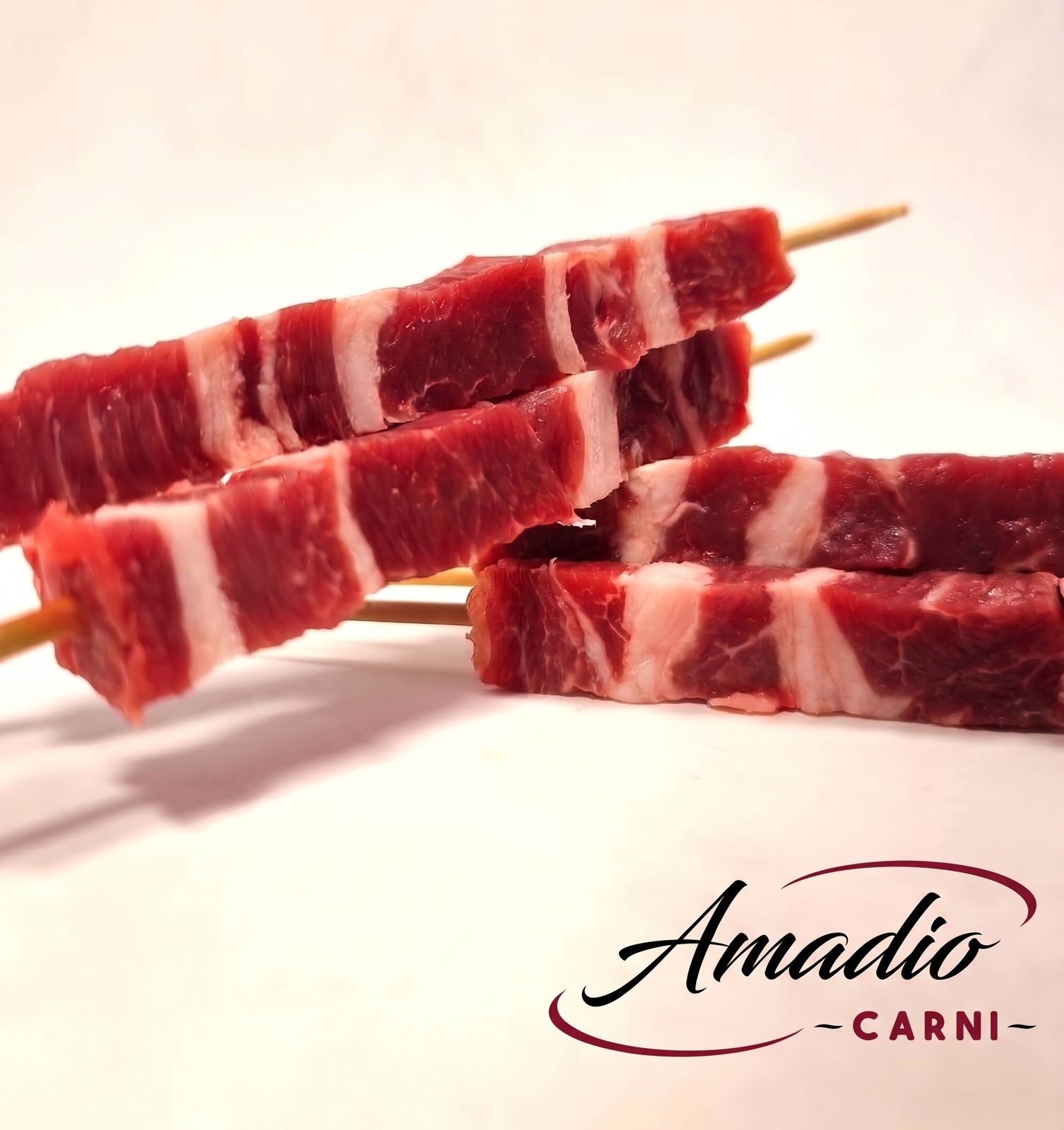 Come cuocere gli arrosticini a casa: fornacella, griglia, padella e forno